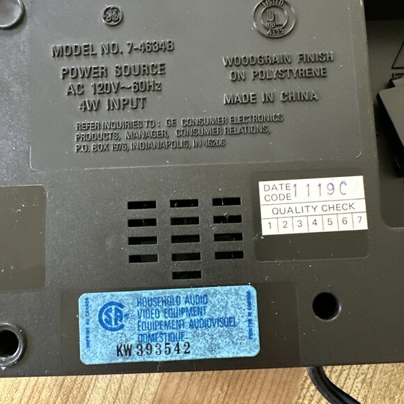 Vintage General Electric AM/FM Alarm Clock/Radio Model 7-4634B Woodgrain Tested - Picture 11 of 11